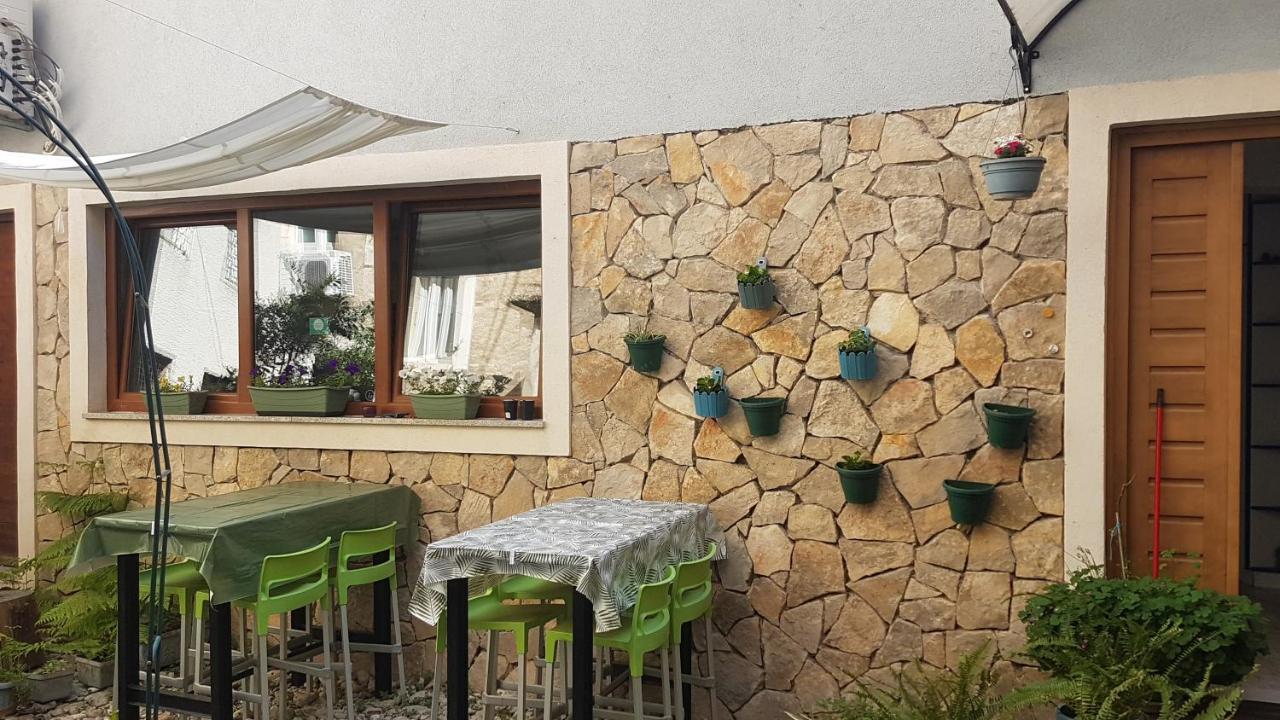 Hostel Mare Шибеник Екстер'єр фото