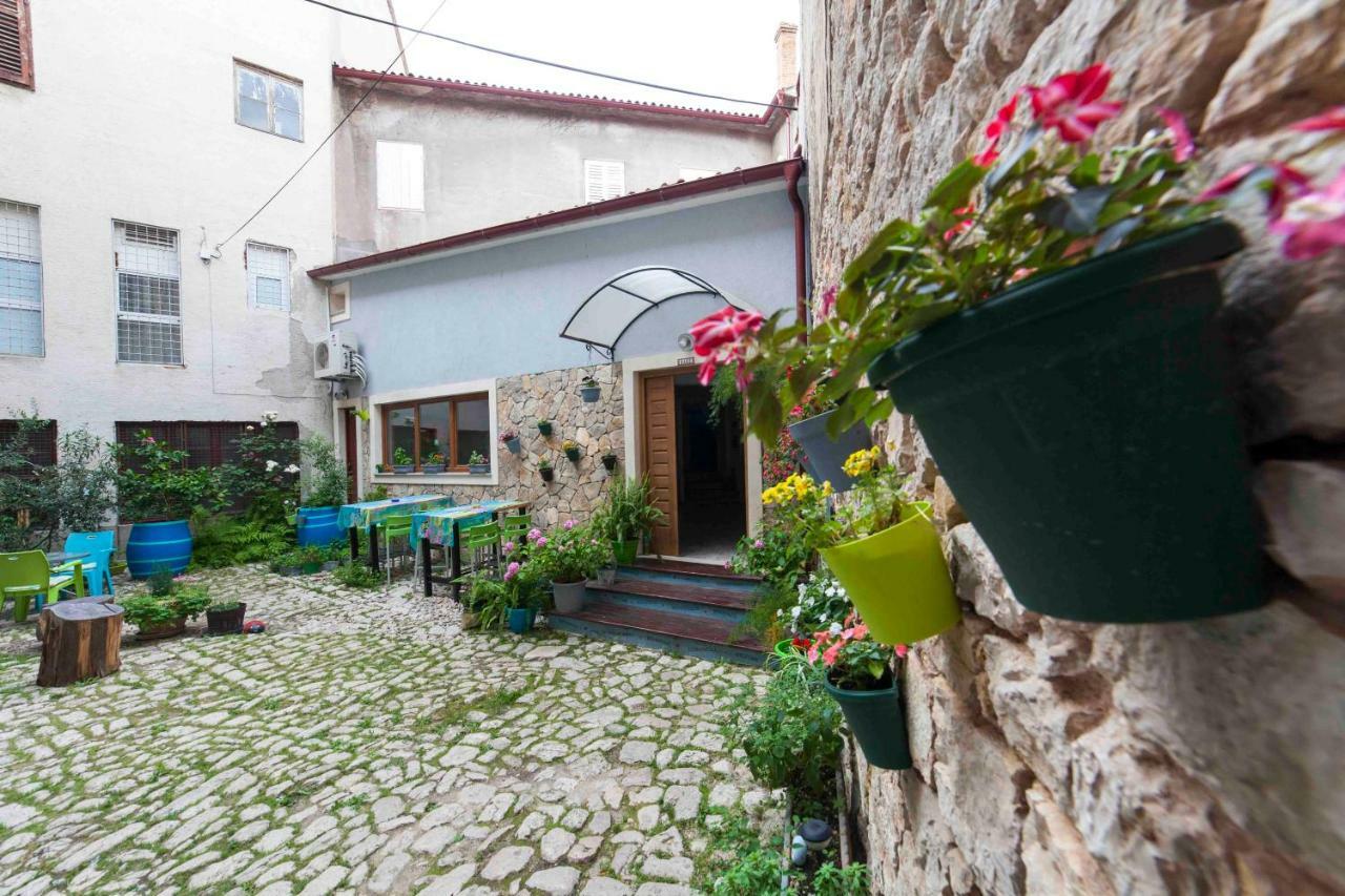 Hostel Mare Шибеник Екстер'єр фото